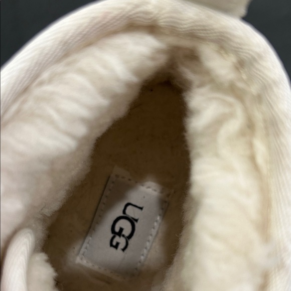 UGG  White and Black Logo Boots - Picture 6 of 9